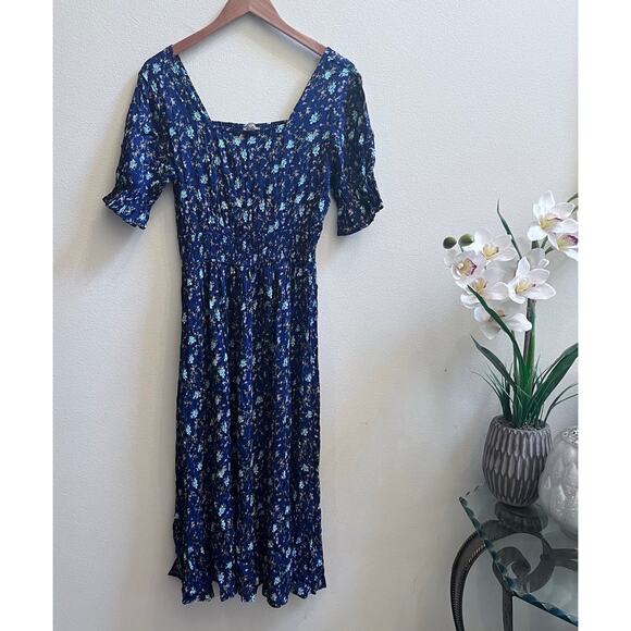 J GEE Dresses & Skirts - J GEE Blue Floral Smocked Tiered Midi Dress Puff Sleeve Square Neck Women's S